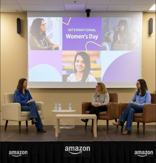 Imagen de la mesa redonda realizada en la jornada por el 8M de Amazon. En la foto podemos ver a Angels Yebra con el resto de participantes.